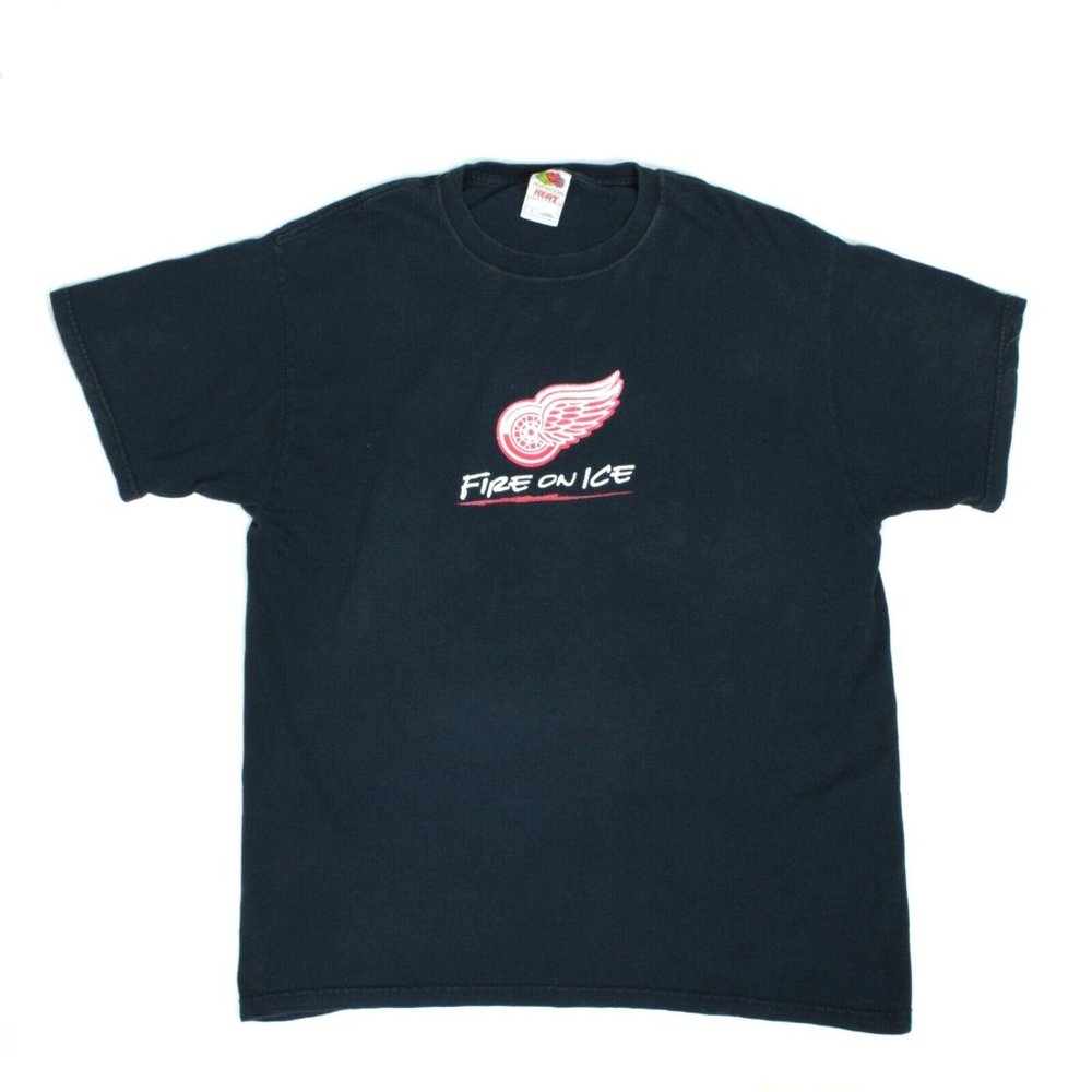 Vintage NHL Detroit Red Wing "Fire on Ice" Fruit of the Loom Heavy Shirt Mens L